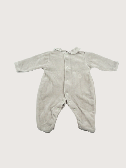 Minhon | Newborn suit with fine details